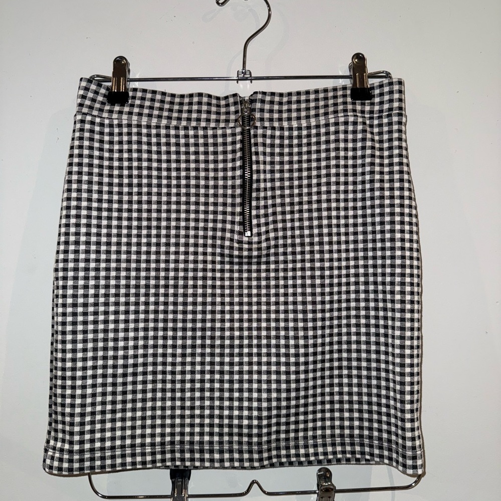 Divided Monochrome Checkered Pencil Skirt